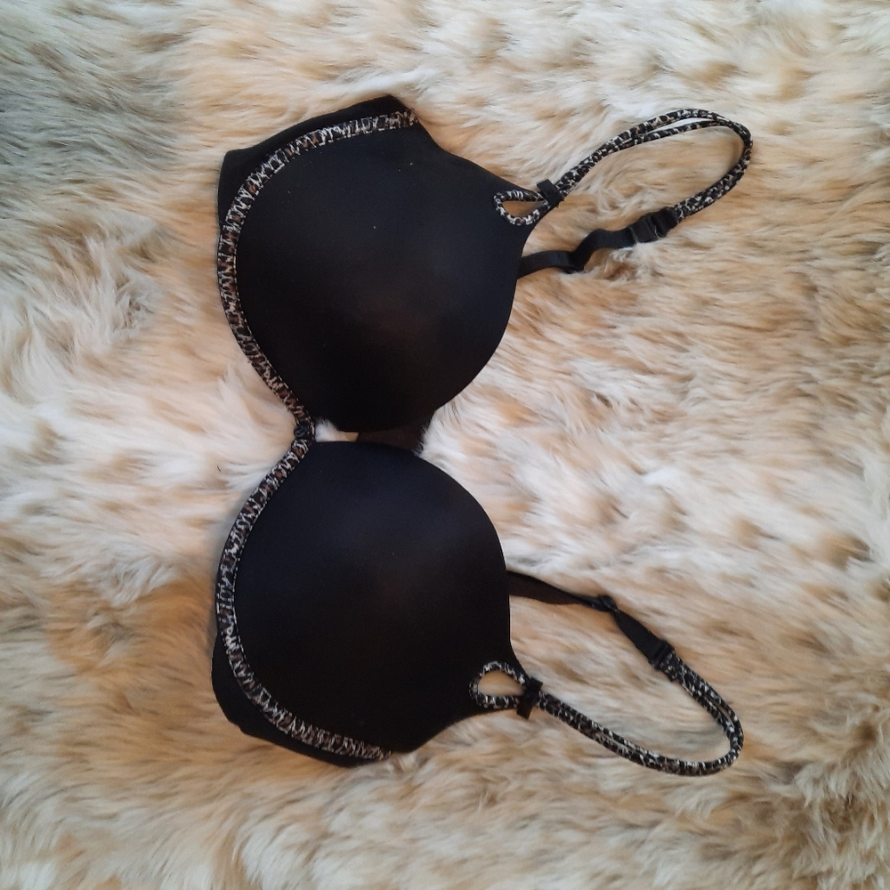 Victoria Secret or similar bras